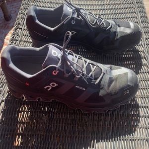 Men’s On Cloud Shoes, Size 11.5, Black in Color, Very Gently Used (6-8 Times)